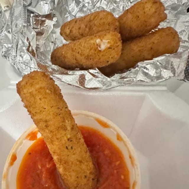 Mozzarella Sticks (5).
