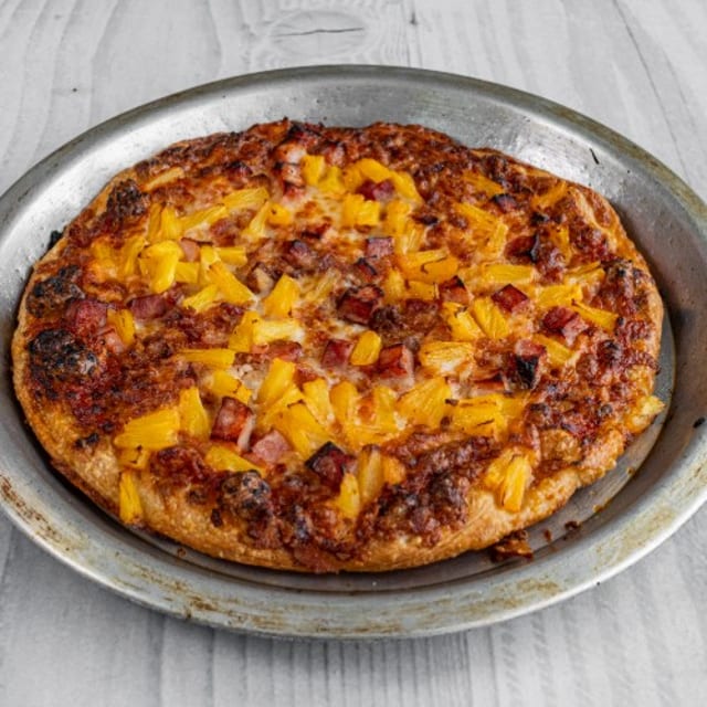 16" Mama Selena’S Pizza.